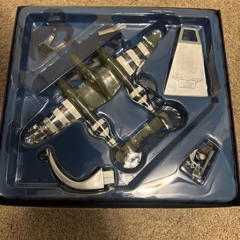 Corgi 1/72 Scale US36603 P-38J Lightning 434th FS/20 Wattisham Cpt Robin Olds